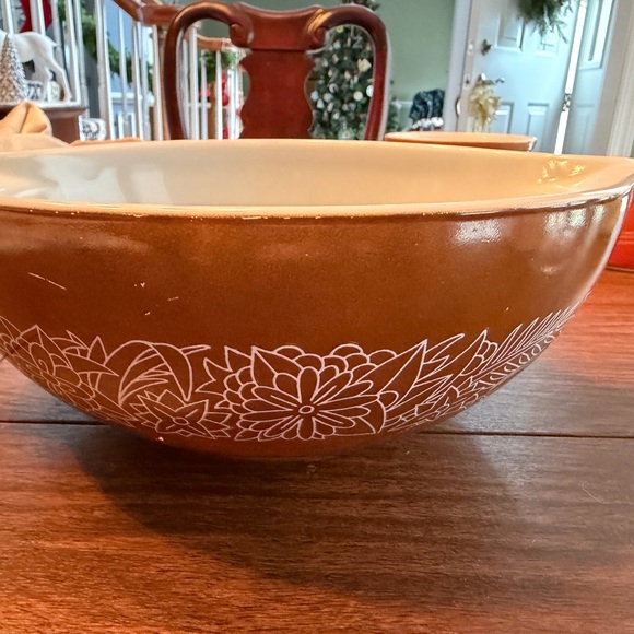 Vintage Pyrex Floral Bowls - Mustard and Brown - Picture 6 of 9
